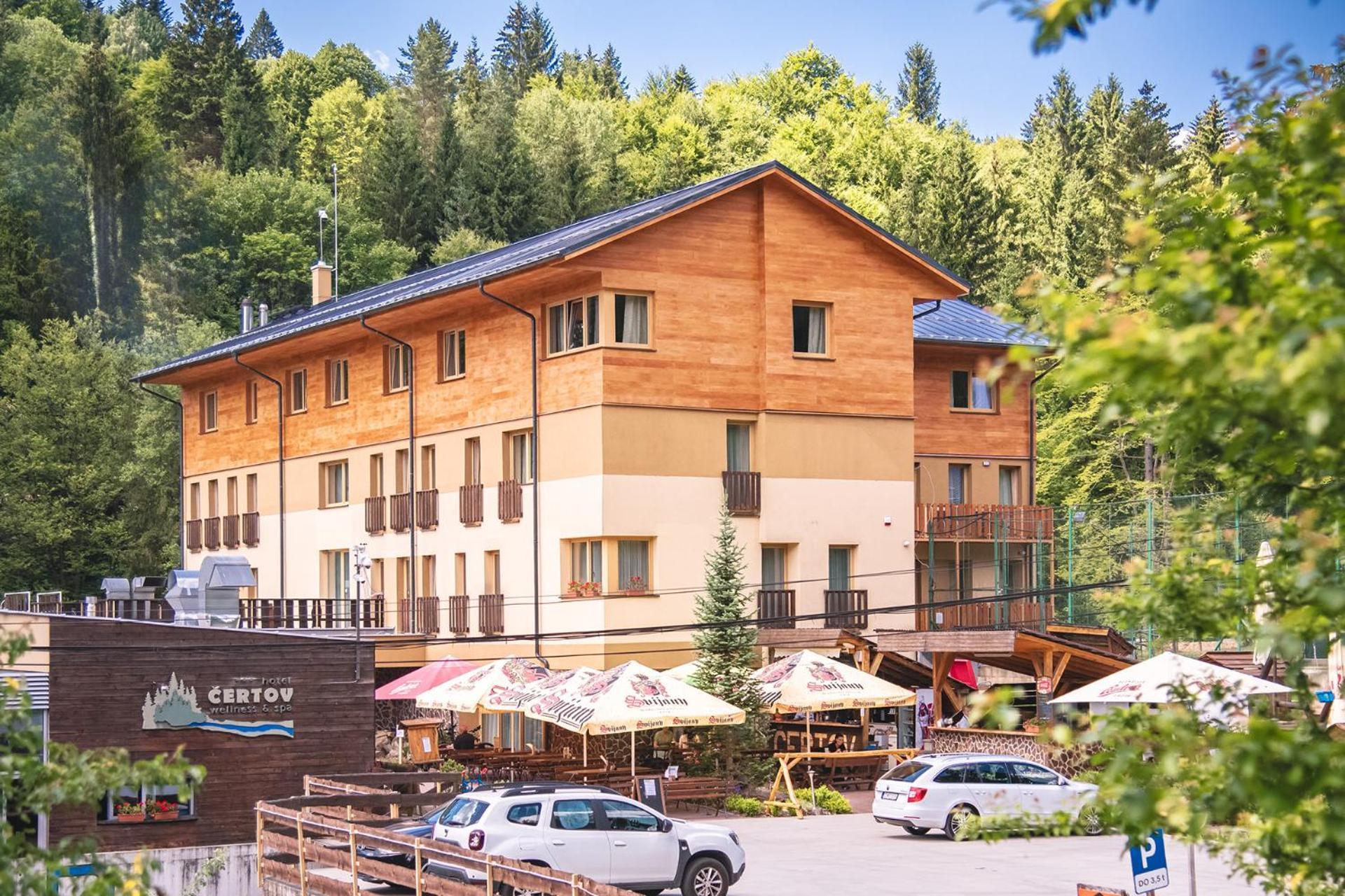 Wellness & Spa Hotel Certov Exteriör bild